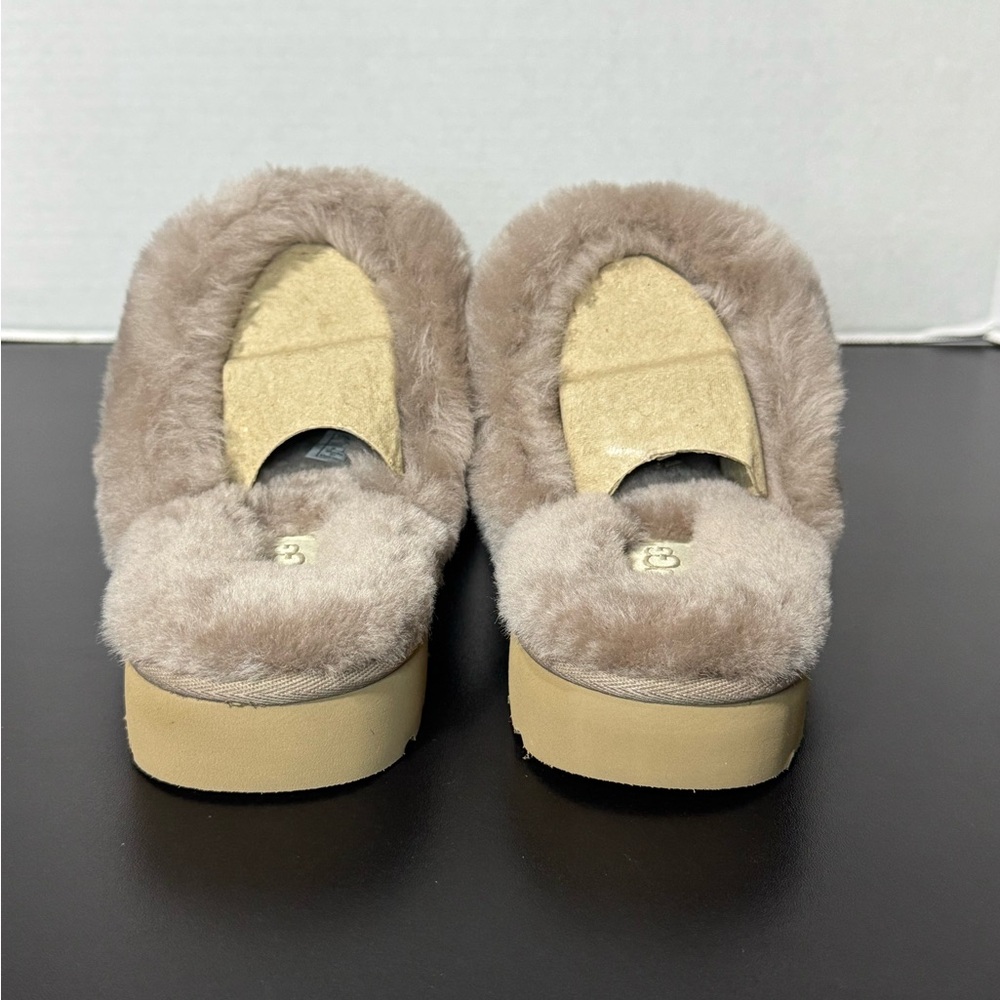 UGG COZY Slippers - Picture 4 of 9